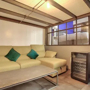 luxurious-2-bedrooms-le-marais-nazareth-free-netflix.fr-paris.fr/